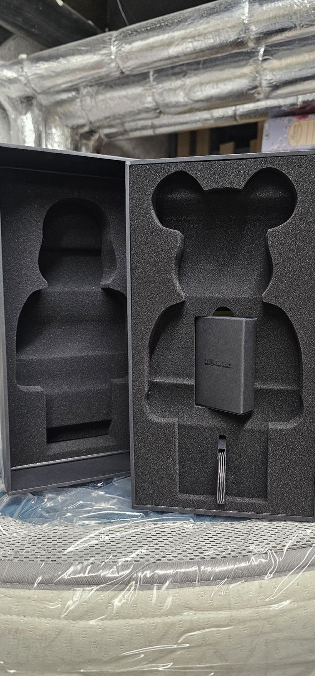 Casse acustiche: Bearbrick Audio Portable Bluetooth Speaker 400% Smoke – Nuovo (secondo la descrizione) da Cham venduto da WFRRichter 9