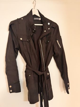 Damen Jacke schwarz Grösse 12 Mint Velvet guter Zustand