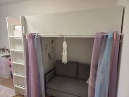 IKEA SMASTAD Hochbett mit Schrank. Gratis.