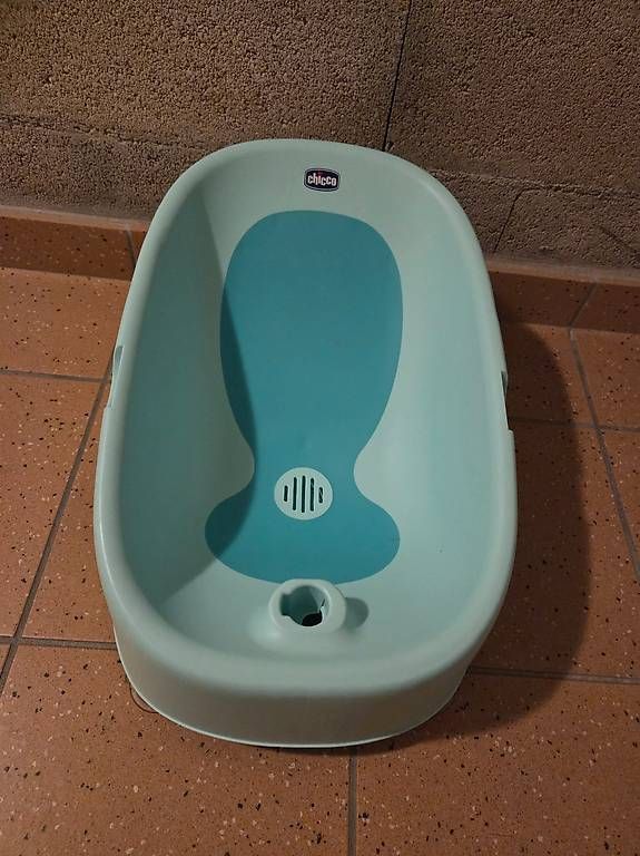 Tout pour le bain: Baignoire pour bébé Chicco – D'occasion à Marin-Epagnier par yol_28xd 1