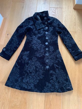 DESIGUAL Traum Mantel in schwarz mit Ornamenten Gr. 38