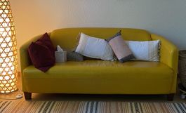Vintage schönes Rindsleder Sofa gelb
