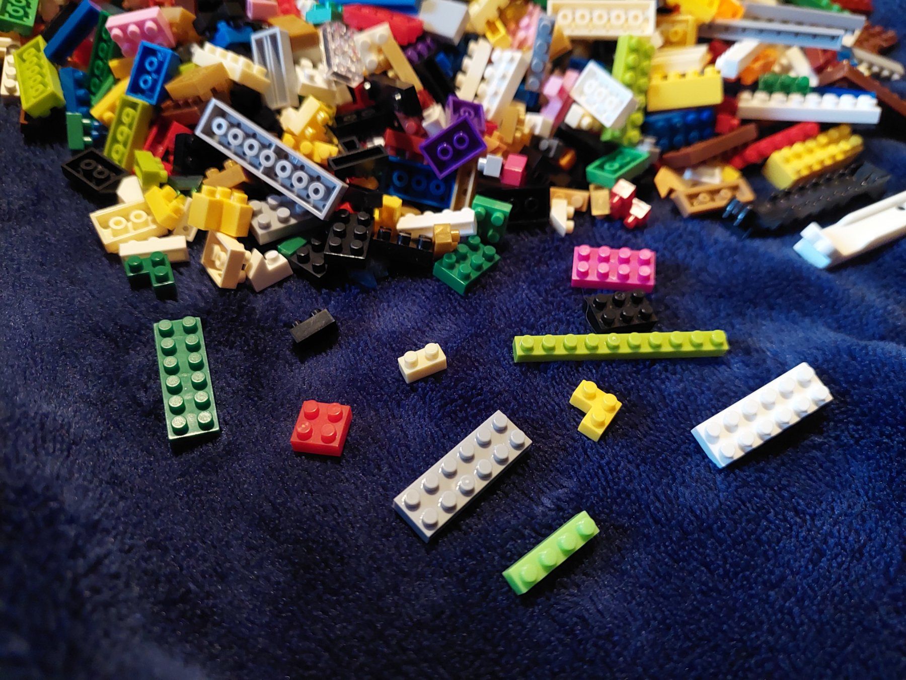 Kit di costruzioni: Mini Micro Briques de Constructions 2,390 Pièces environ. – Usato da Tramelan venduto da Belleza82 1