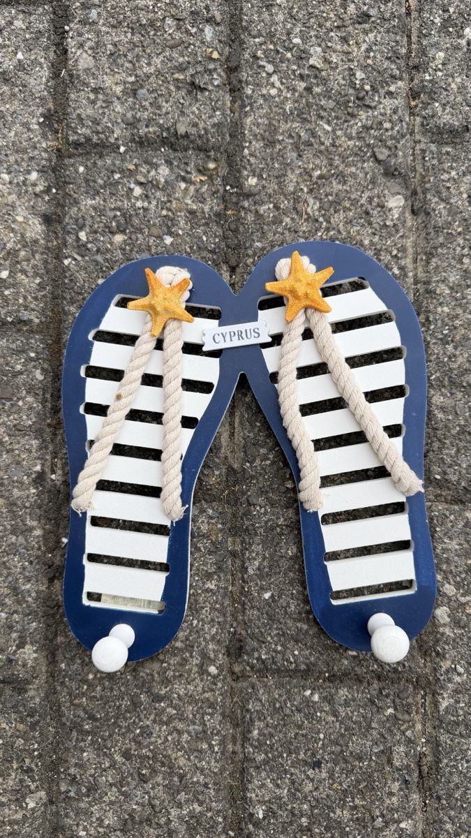 Alle Dekorationen: Dekorationsartikel Flip-Flop-Paar  – Gebraucht aus Veltheim AG von KimiSinger