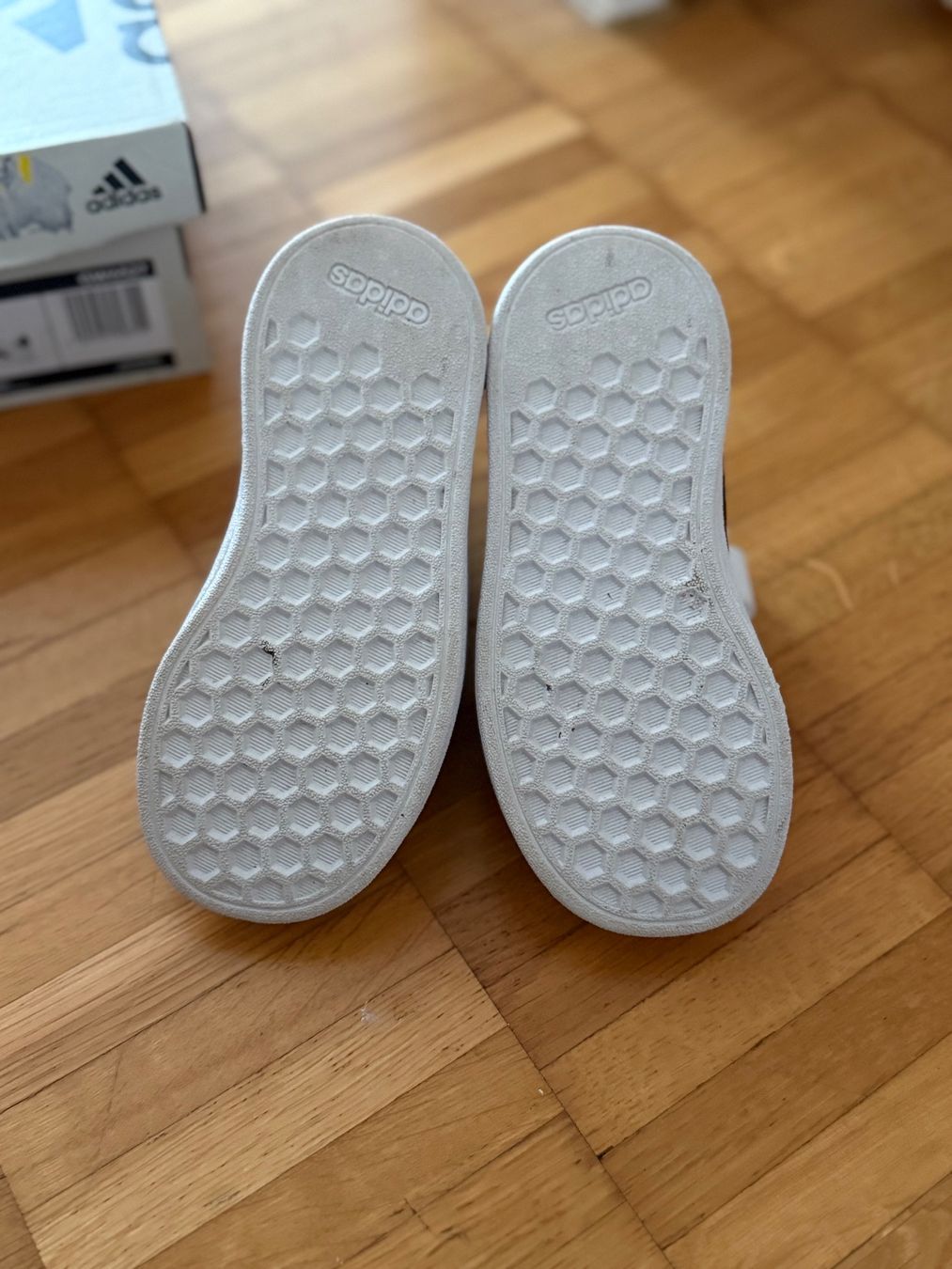 Adidas Scarpe per ragazzi: Adidas Original Superstar Sneaker Gr 26 – Nuovo (secondo la descrizione) da Richterswil venduto da Eunoia85 2