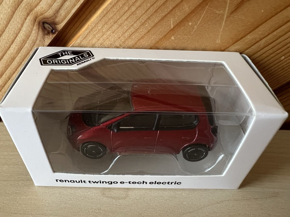 Renault Modellini d'auto: Renault Twingo E-Tech Electric Modellauto, Rot, OVP – Nuovo e nell'imballaggio originale da Bachenbülach venduto da Manolo007 1