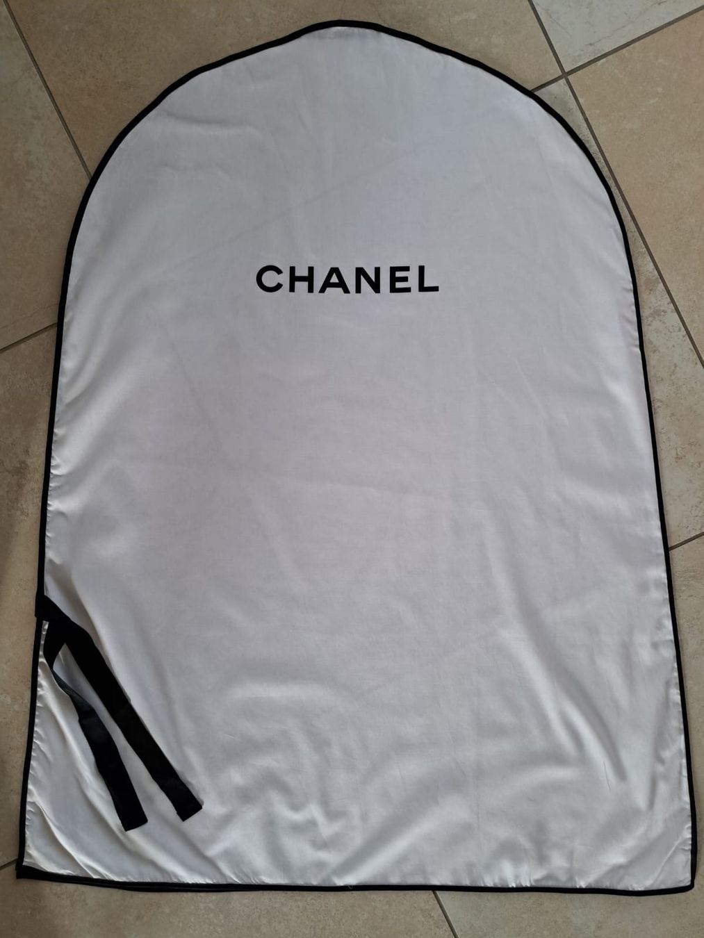 Chanel Kleider: toller Kleiderschutz von CHANEL – Neu (gemäss Beschreibung) aus Neuhausen am Rheinfall von mariess 1