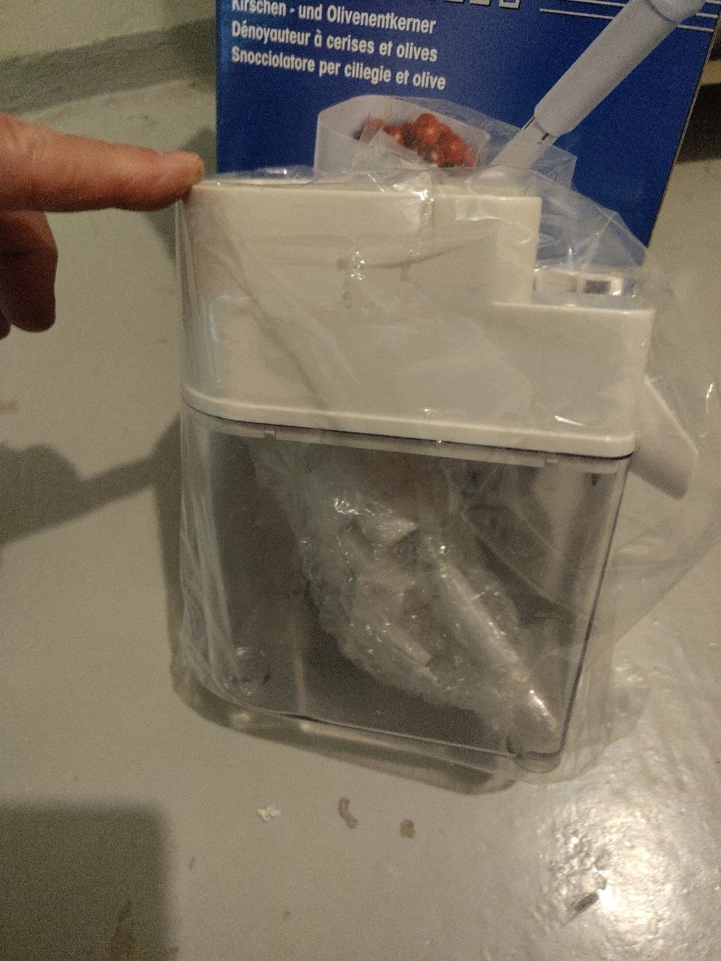 Migros Küchengeräte: Kirschenentkerner – Neu und originalverpackt aus Ettiswil von Adrian_Scheiber 1