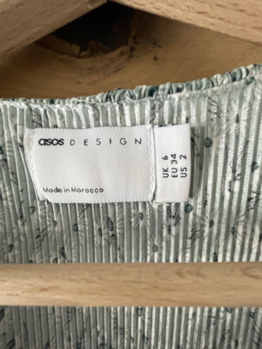 Asos Tute: Jumpsuit mit Volants – Nuovo (secondo la descrizione) da Zürich venduto da BilligJakob77 2