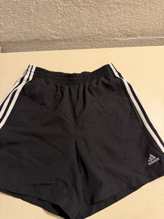 Shorts Adidas schwarz Grösse xl guter Zustand