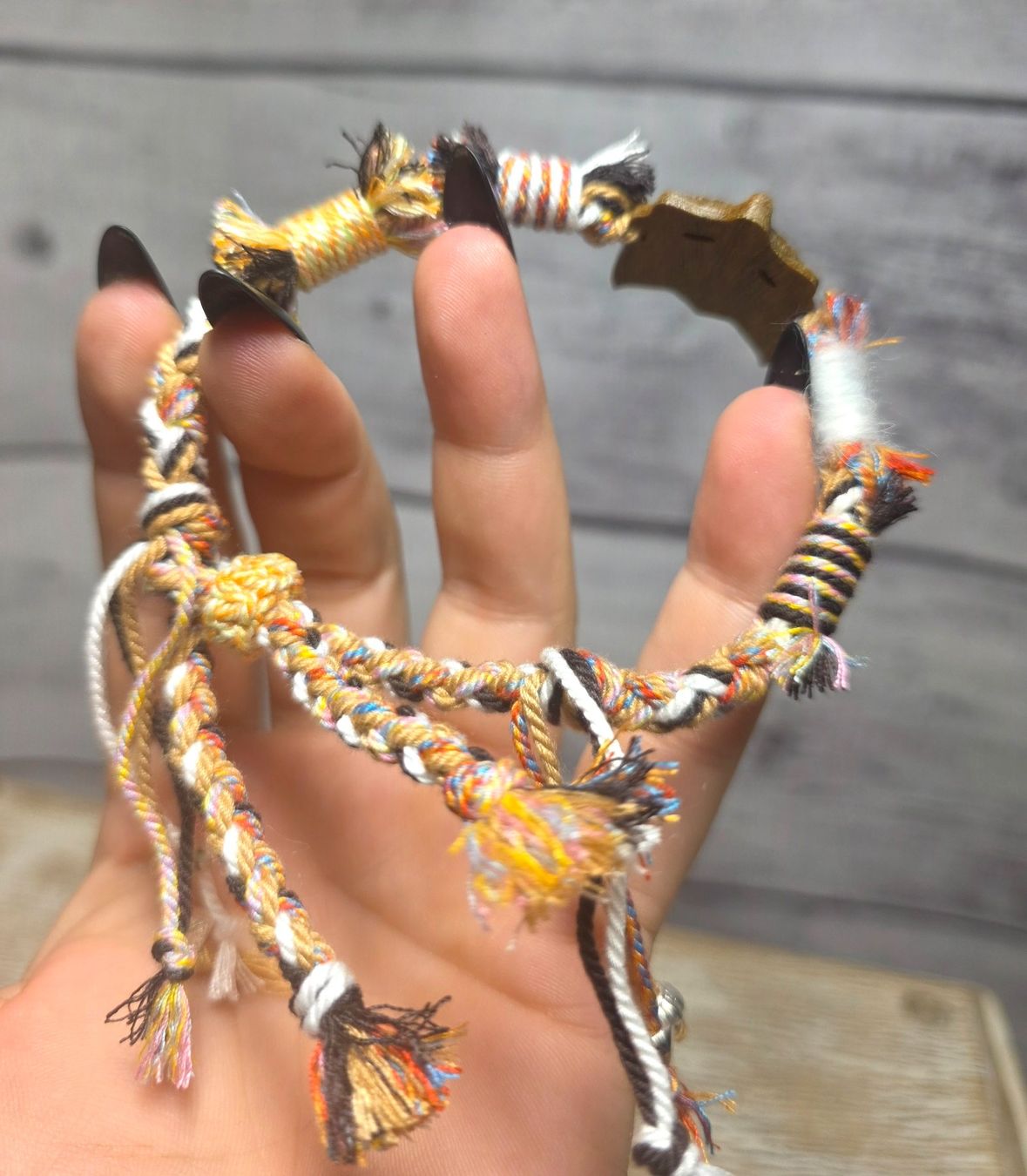 Bracciali & Braccialetti: Makramee Holz Fuchs Armband – Nuovo e nell'imballaggio originale da Matzingen venduto da Shay_Crystalz 1