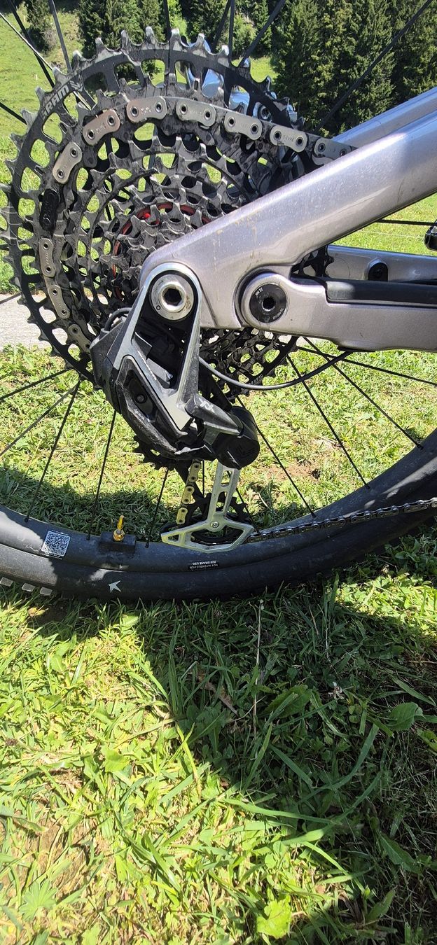 Canyon Velos: emtb canyon neuron onfly cf ltd Grösse S – Gebraucht aus Stans von Wisteria 5