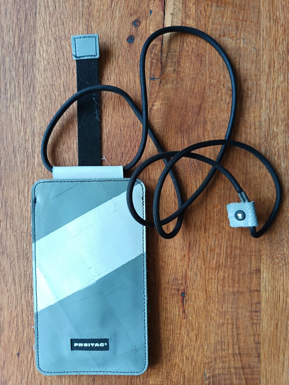 Freitag Borse: Freitag Handy-Tasche. Winter-grau – Usato da Malix venduto da Ynater