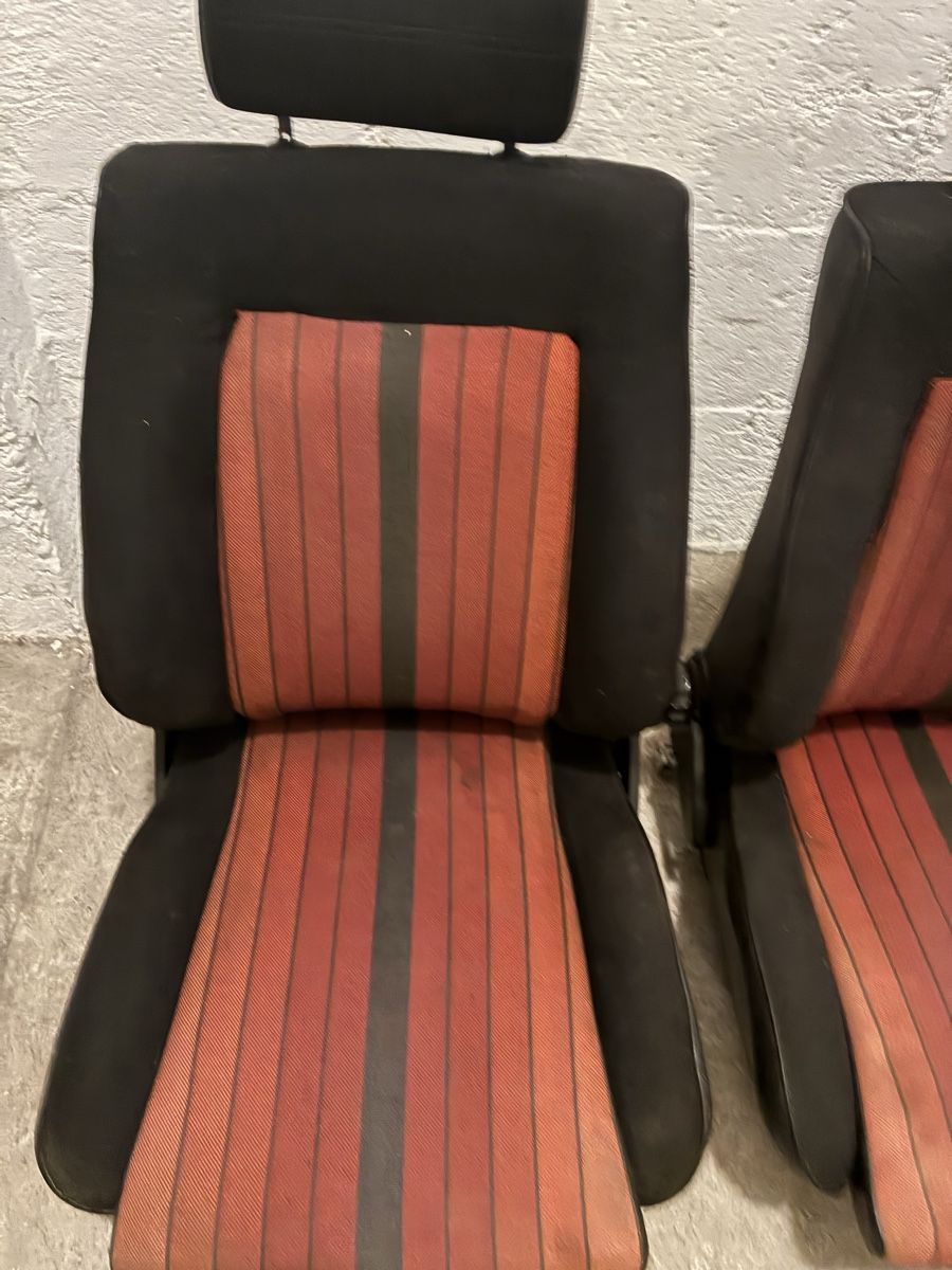 Recaro Tutti pezzi di ricambio auto: Golf 1 Gti Recaro Sitze – Usato da Grenchen venduto da Netii10 1