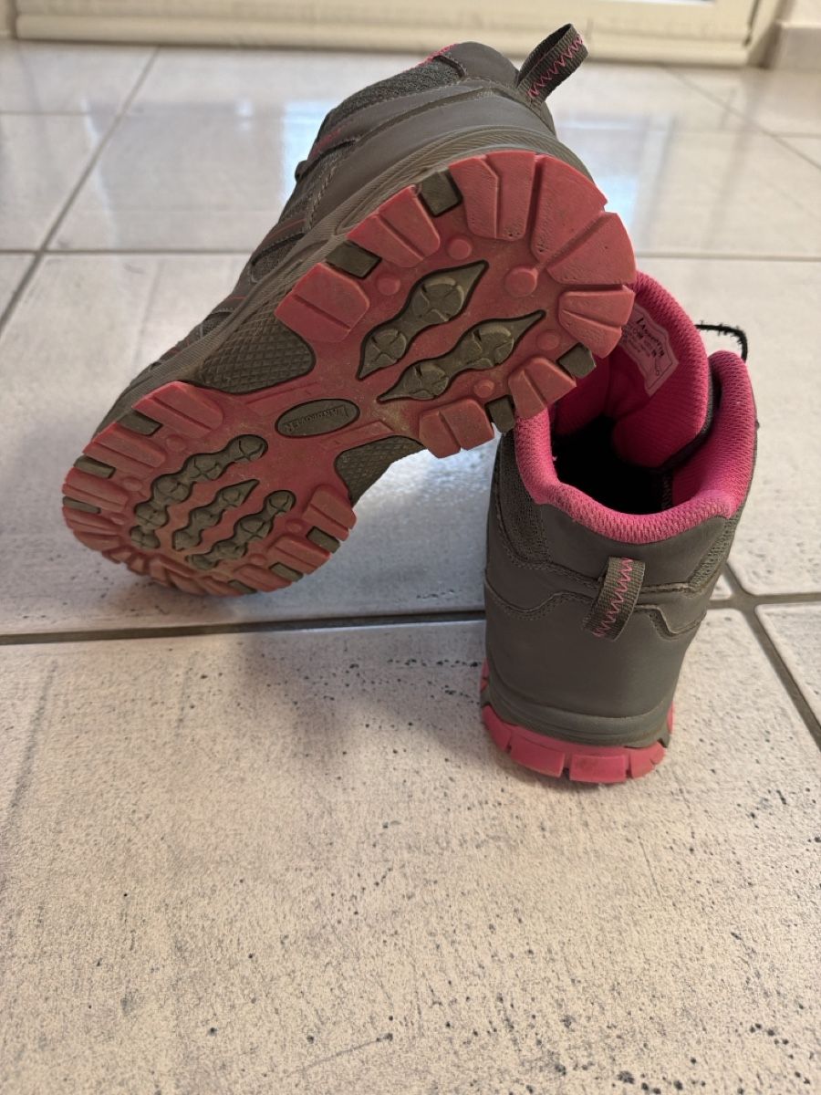 Chaussures filles: Wanderschuhe Gr38 – D'occasion à Langenthal par littlegirls 1