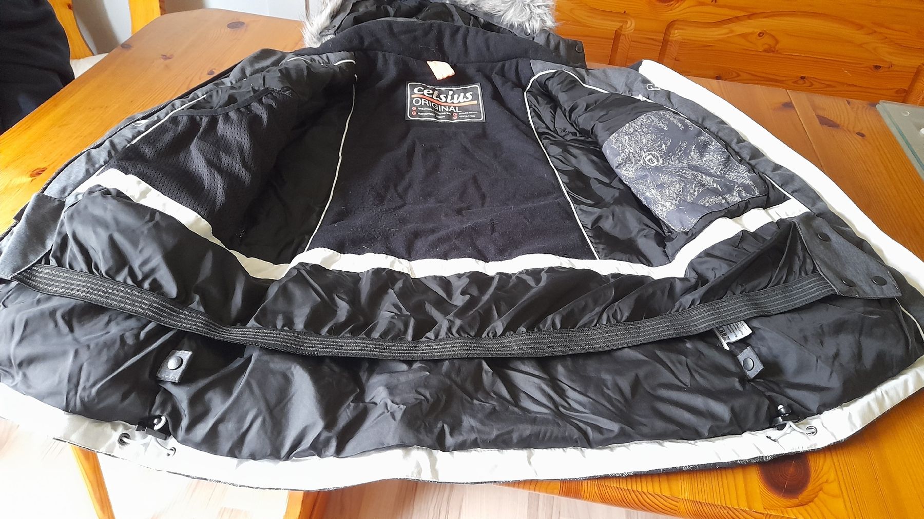 Giacche: Skijacke gr. 36 – Usato da Nesslau venduto da Churfirsten08 1