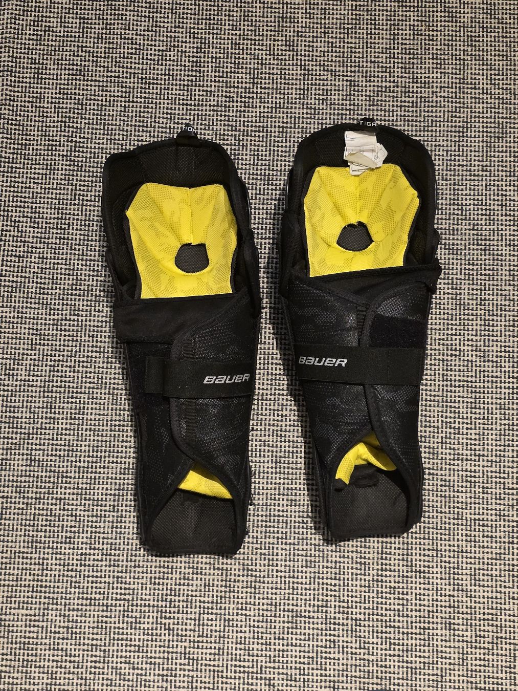 Bauer Protections: Bauer Supreme 3S Schienbeinschoner 14" / INT – Neuf (Voir description) à Sissach par Cian_79 1