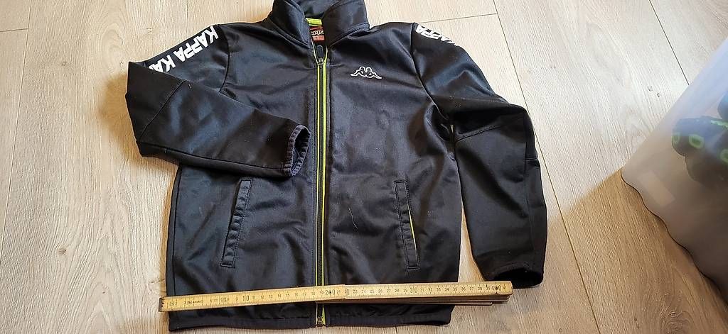 Vestes: Trainingsjacke gr. 128  – D'occasion à Schweizersholz par fuchs06