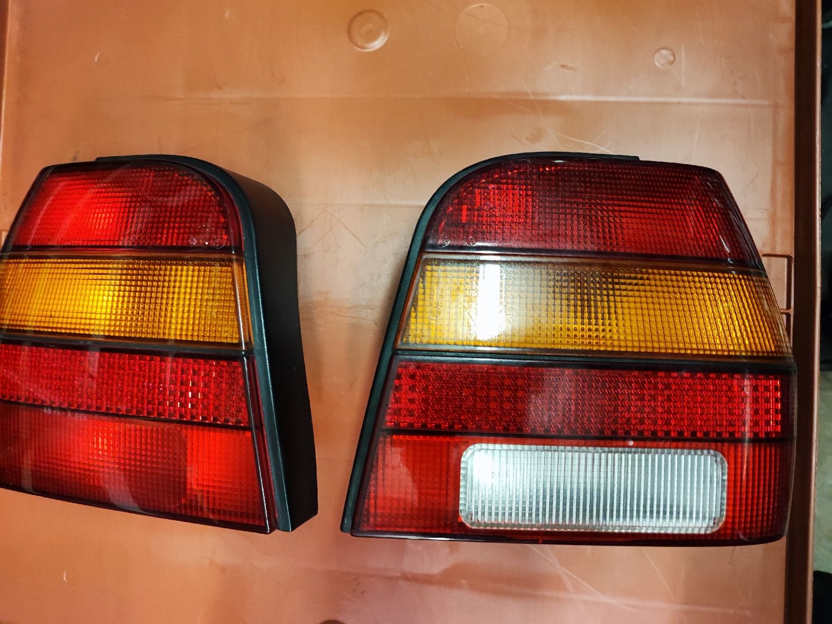VW Tutti pezzi di ricambio auto: VW Polo G40 Rückleuchten  – Usato da Benken SG venduto da Santoc1