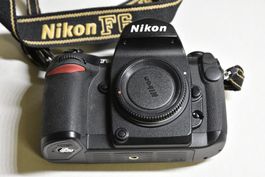 Nikon F6 Profi Kamera sehr guter Zustand + Zubehör