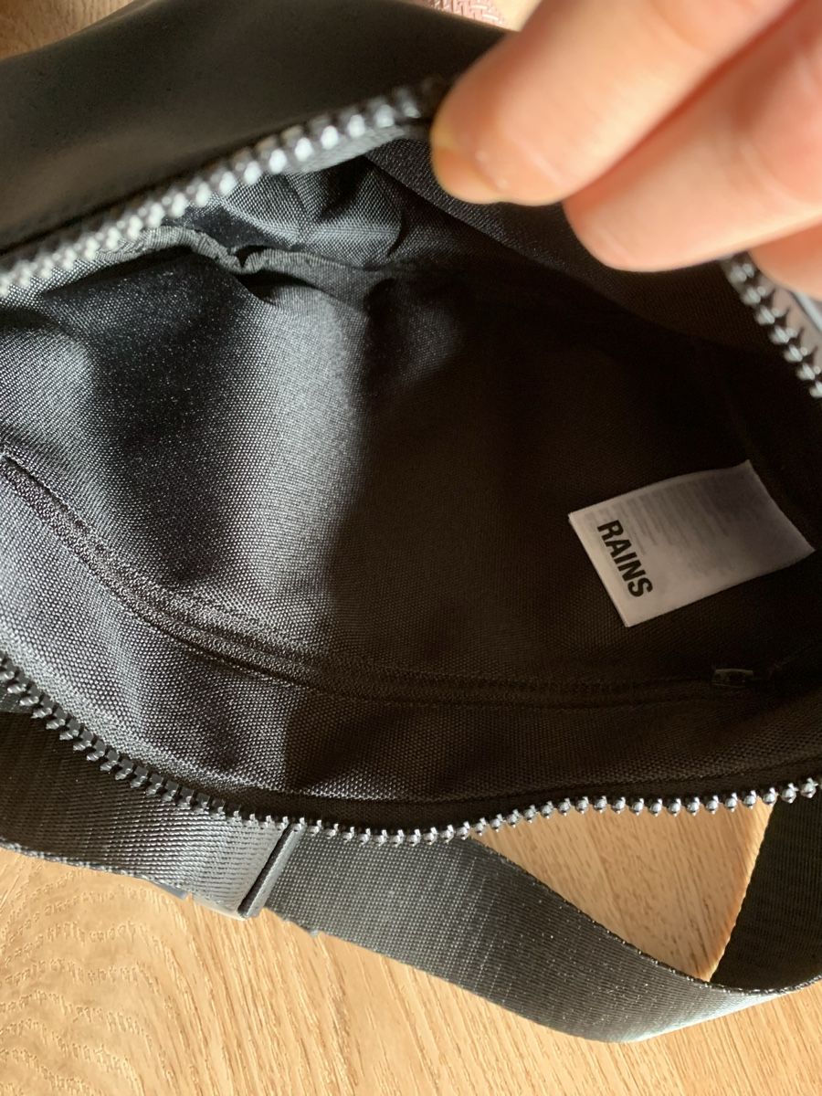 Rains Borse: Sac banane noir Rains – Nuovo e nell'imballaggio originale da Genève venduto da vic_s9c5 4