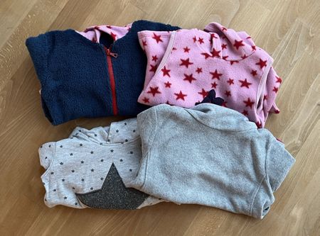 Kleiderpaket Pulli, Jäckli, Sternen, Reh, ca. Gr. 128/134