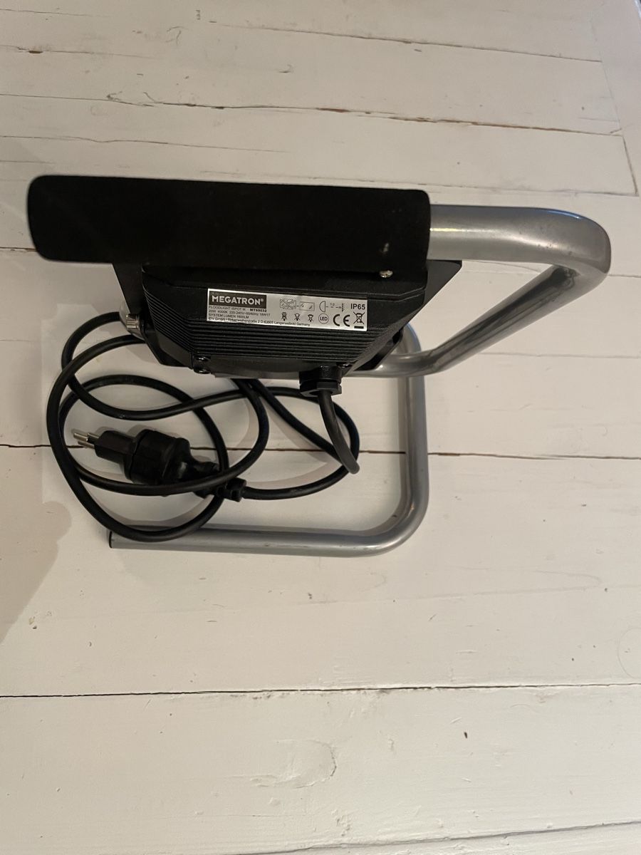 Lampen: Arbeitsleuchte LED Megatron – Gebraucht aus Uster von mah_bqf8 1