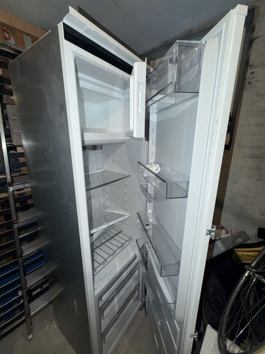 Frigoriferi: Einen Monat lang benutzter Electrolux-Kühlschrank – Nuovo (secondo la descrizione) da Zürich venduto da ale_ylv6 3