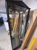 Glasvitrine mit 7 Tablaren