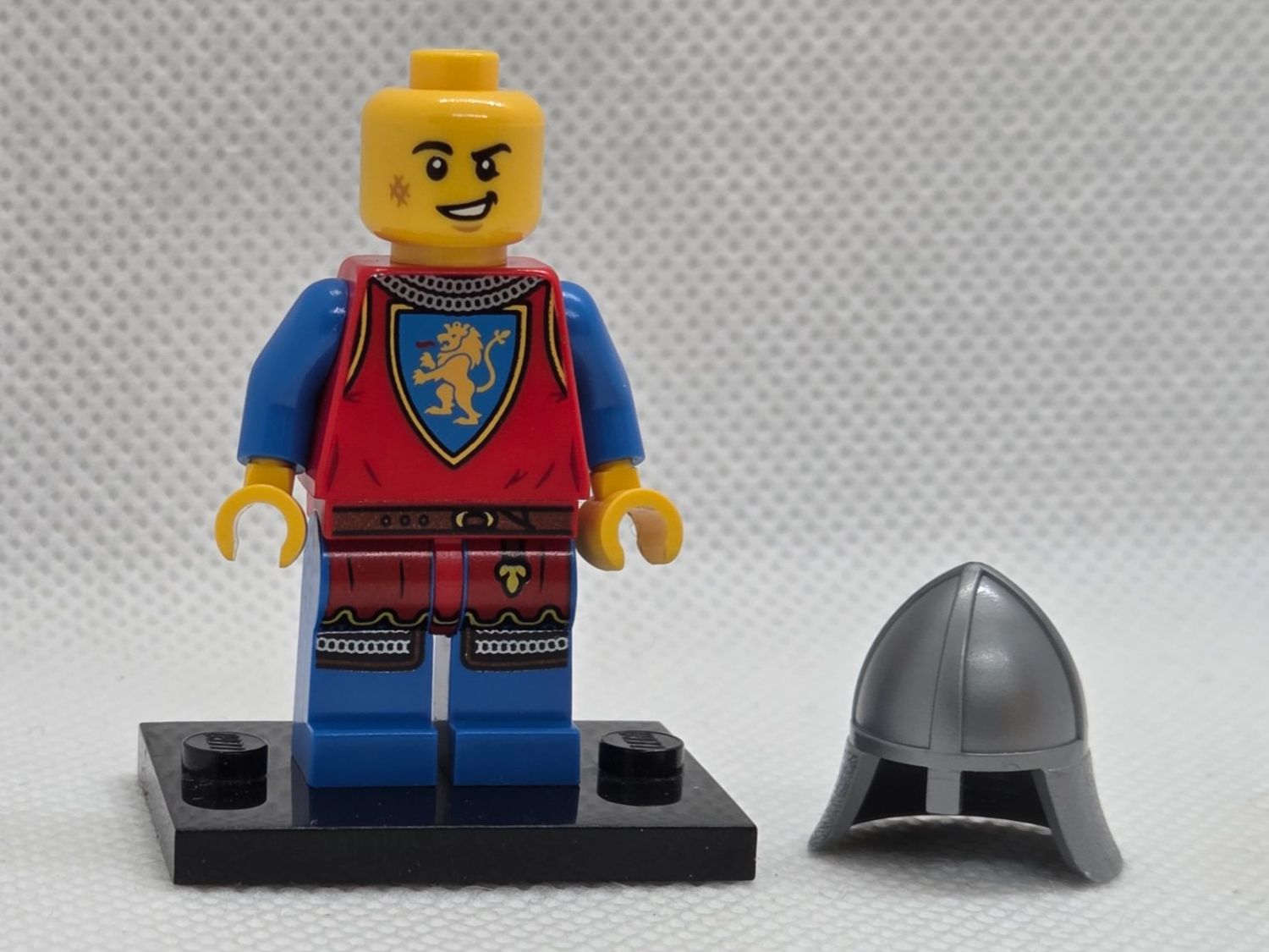 Lego Kit di costruzioni: LEGO Castle lion knight male – Nuovo (secondo la descrizione) da Basadingen venduto da NekoBricks 1