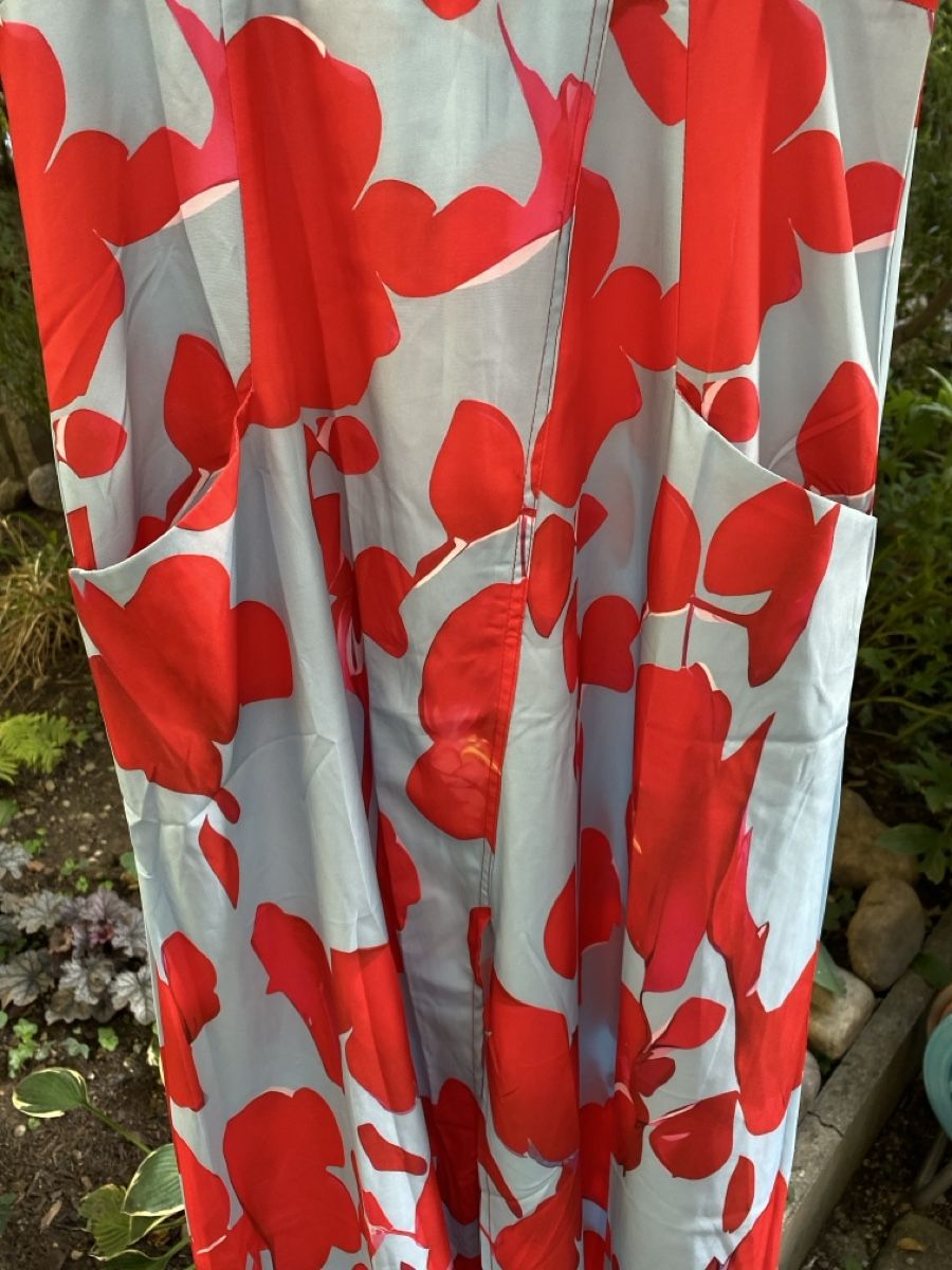Vestiti: Kleid Blumenmuster hellblau rot Grösse M 100% Polyester – Usato da Bern venduto da Gogo_1930 1