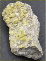Schwefel Kristalle auf Matrix