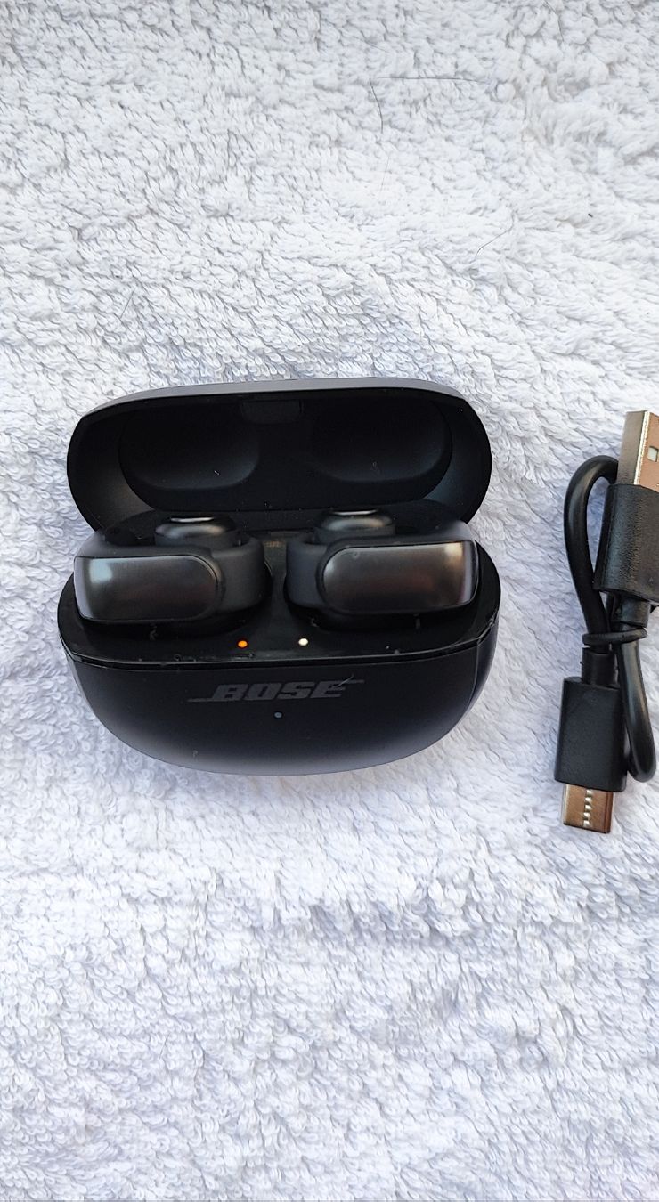 Bose Cuffie: Bose Open-Ear Kopfhörer Ultra Earbuds Schwarz – Usato da Zollikofen venduto da zar_j67f 6