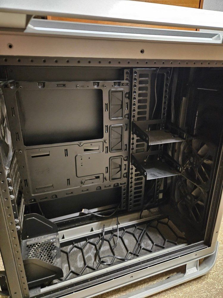 Custodie: Cooler Master Cosmos C700P High-End Full-Tower PC-Gehäuse – Usato da Luzern venduto da igo_ldf2 4