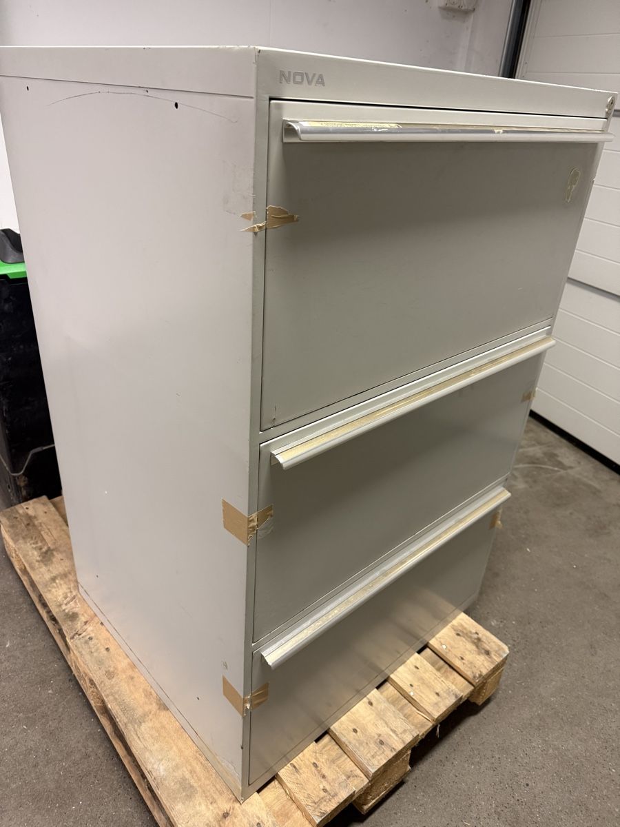 Schränke: Nova Schrank – Gebraucht aus Horriwil von Carrera68