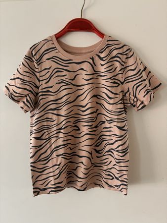 Schönes Tshirt Gr. 128, Neu