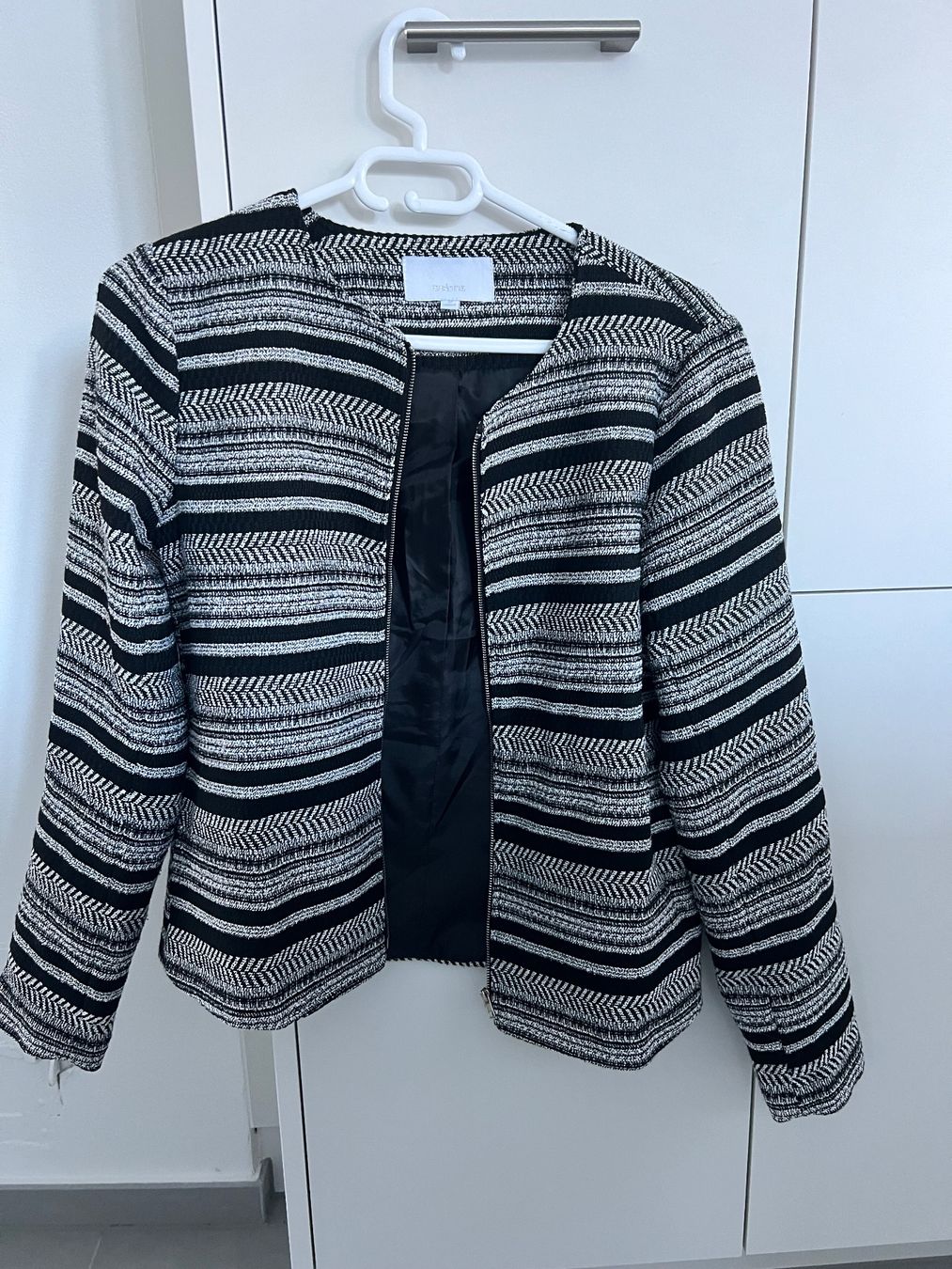 Zebra Giacche: Jacke – Usato da Seewis-Schmitten venduto da Andrea_1994