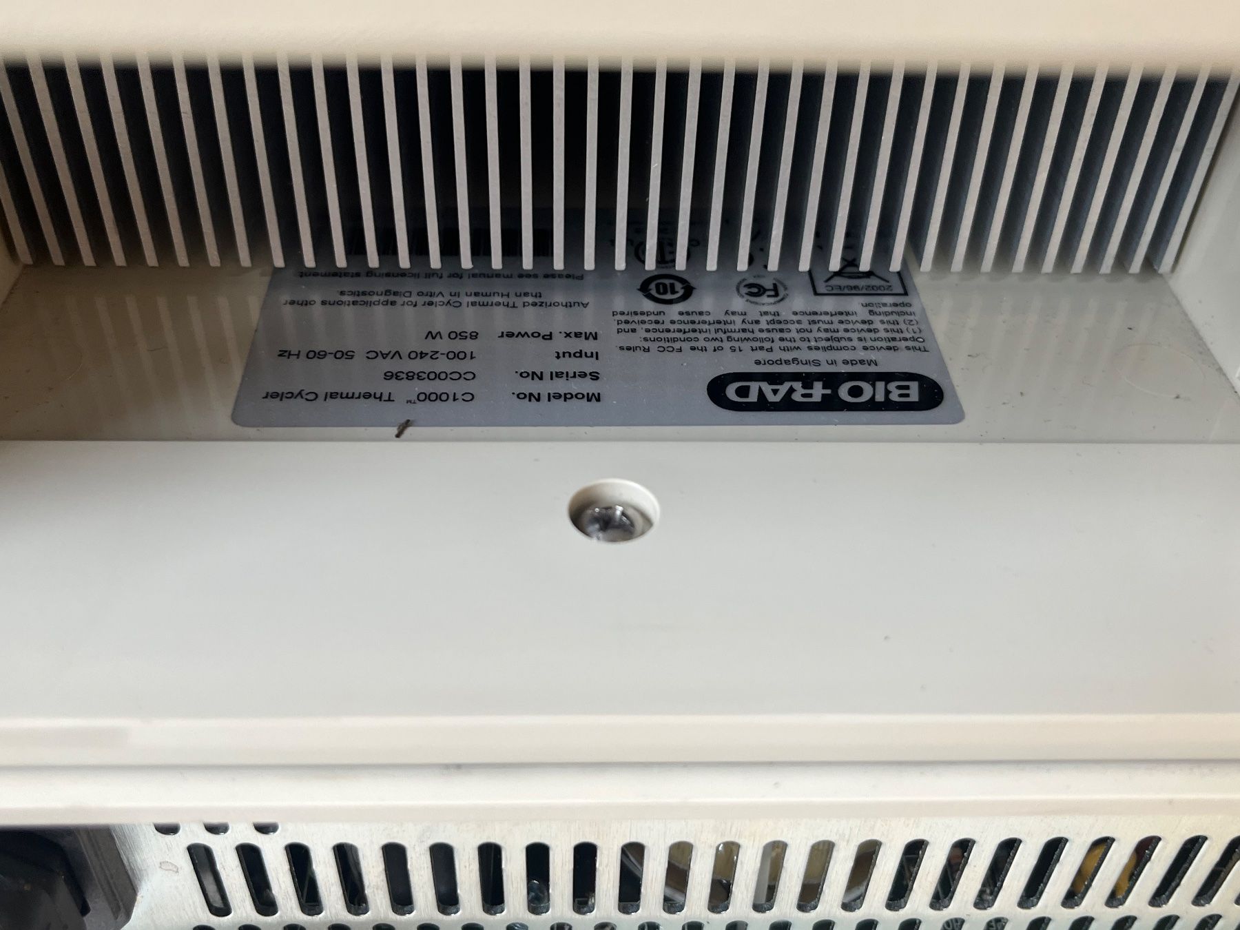 Accessori da laboratorio: Biorad C1000 Thermo Cycler mit CFX384 Optics Module – Usato da Niederdorf venduto da LeptonAG_Labor 8