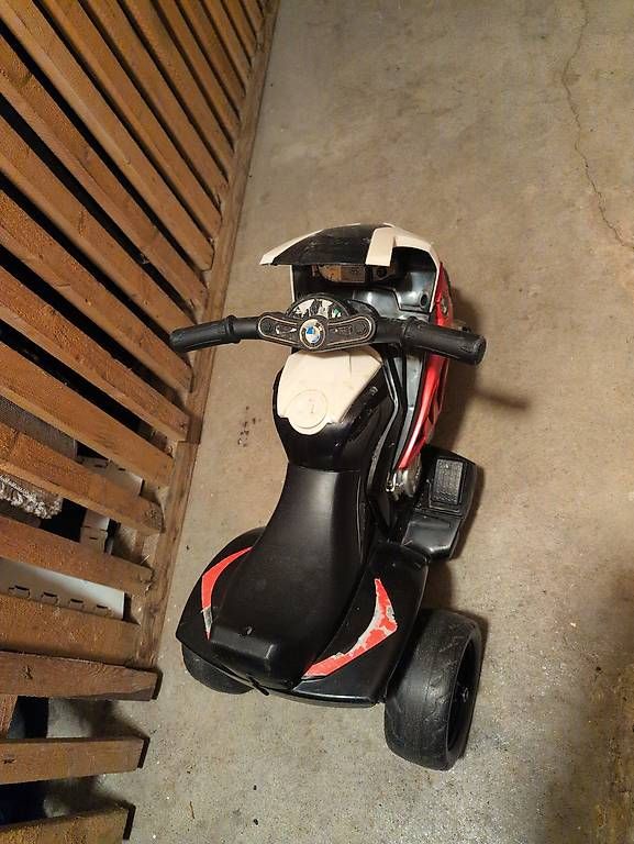 Cavi: Moto électrique sans câble de recharge  – Usato da Biel/Bienne venduto da Milazimi 2