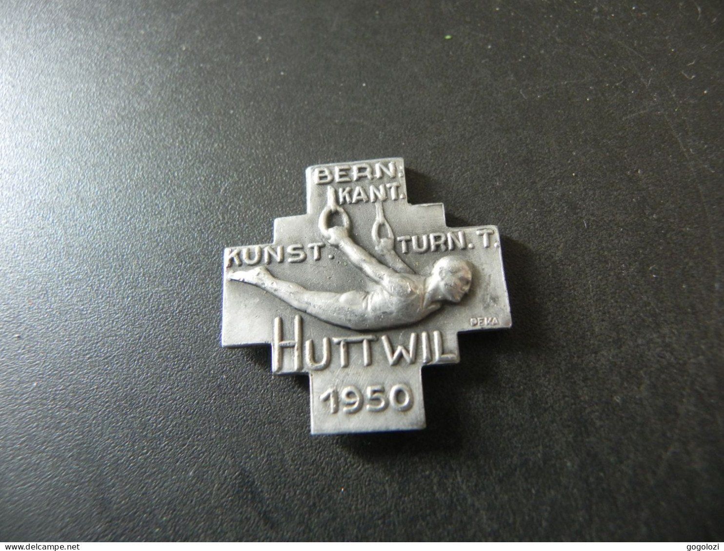 Broschen & Nadeln: Turnkreuz Huttwil 1950 – Gebraucht aus Biel/Bienne von Gogolozi
