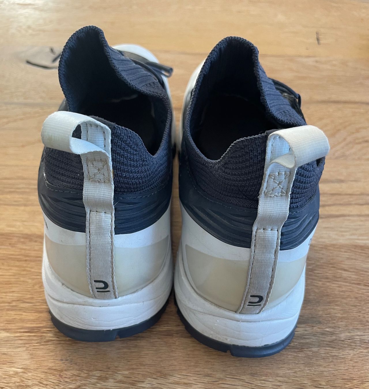 Schuhe für Jungen: Sportschuh / Sneaker 38/39 – Gebraucht aus Rumlikon von locos2 2