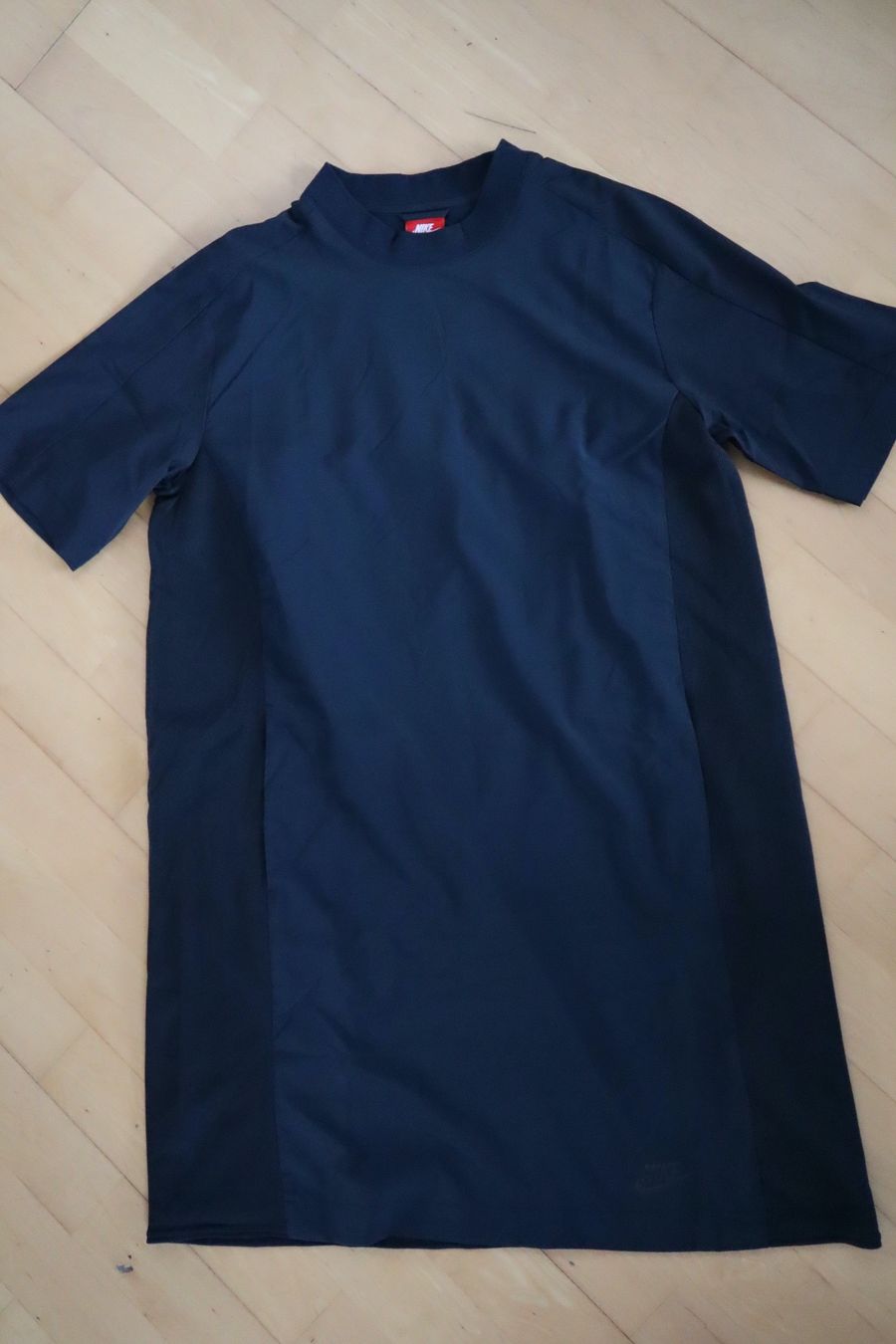 Nike Vestiti: Kleid, Nike, M, schwarz, super bequem & elastisch – Nuovo (secondo la descrizione) da Wattwil venduto da diamant1 5