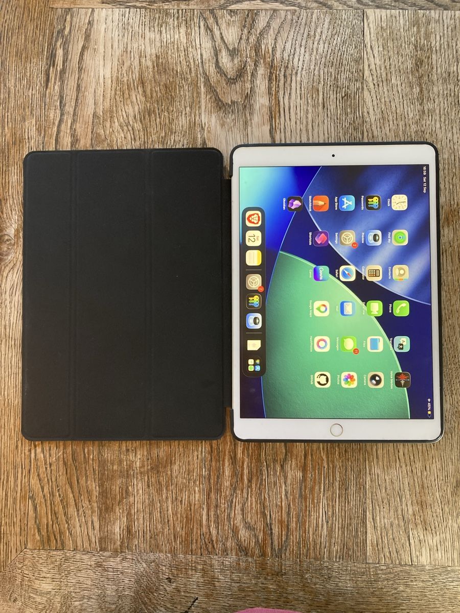 Apple Tablet PC: Ipad Air 3. Gen (3th /3éme Generation) – Usato da Zürich venduto da val_7jy7 1