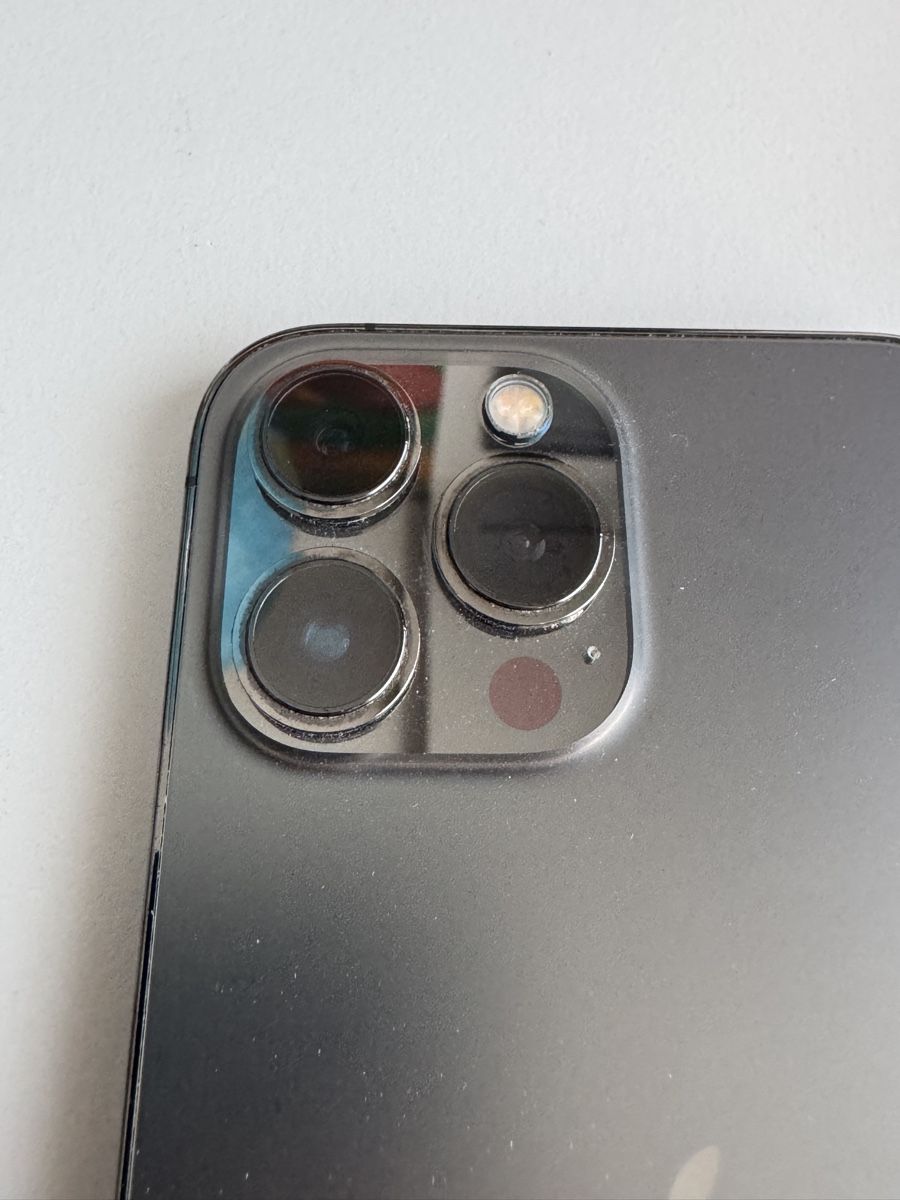 Apple Handys / Smartphones: Iphone 13 Pro Max 256 GB Graphite – Gebraucht aus Zürich von ArtByEsb 2