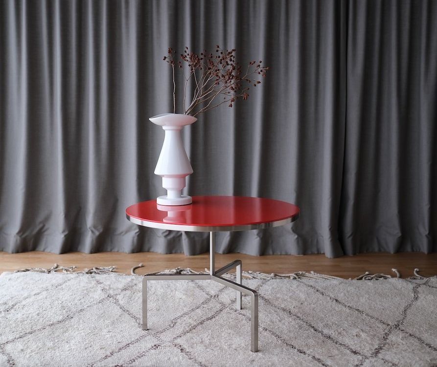 Flexform Tavoli: Flexform Kidd Coffee Table red – Usato da Bern venduto da Zmodern_CON