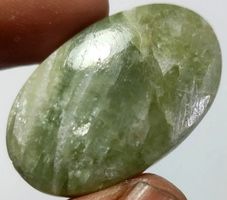 Cabochon L-2591 – Burma-Jade – 31x19x5 mm