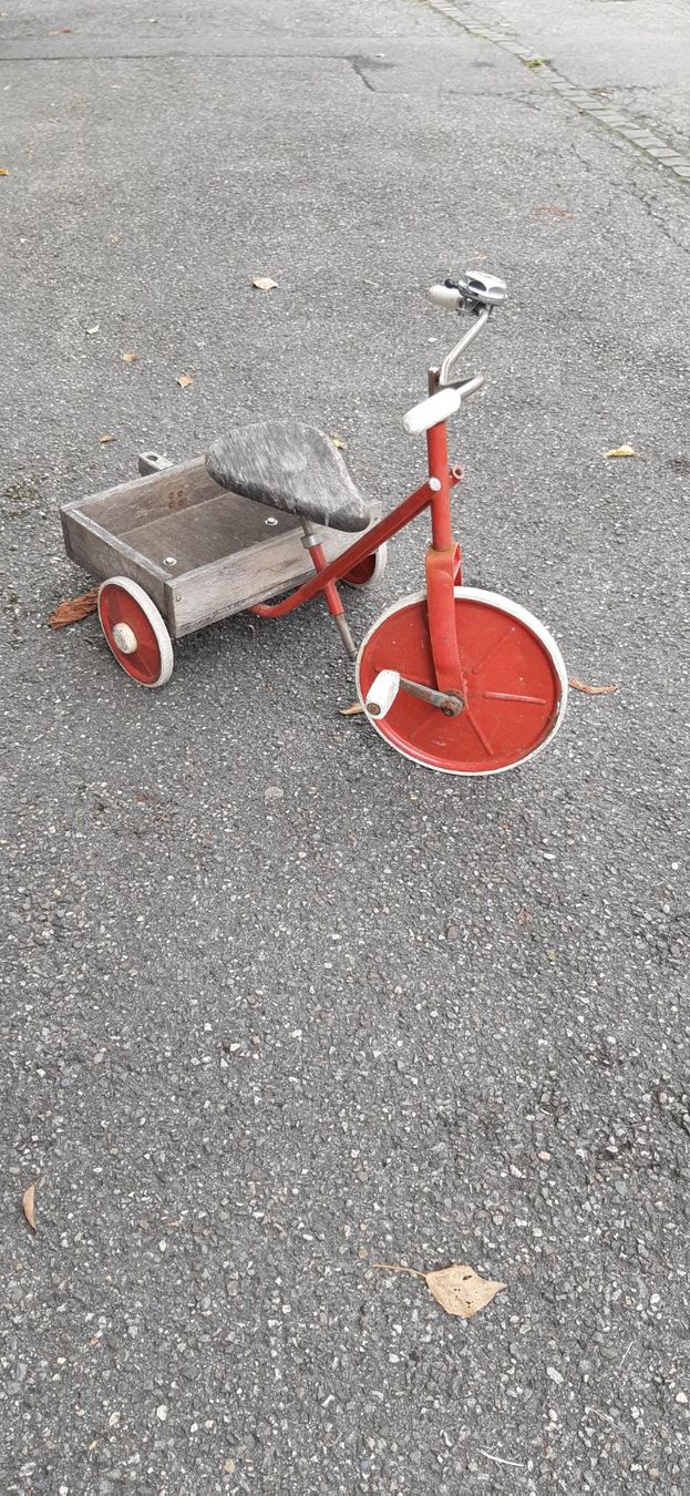 Wisa Gloria Veicoli per bambini: Visa Gloria Kindervelo mit Anhänger. Oldtimer, Antik – Usato da Suhr venduto da Hudson49