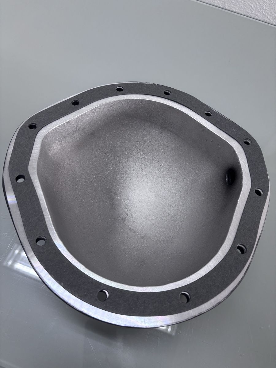 Chevrolet Tutti pezzi di ricambio auto: Chevy Hinterachse Differential Deckel – Nuovo e nell'imballaggio originale da Dietikon venduto da Basicmanu 3