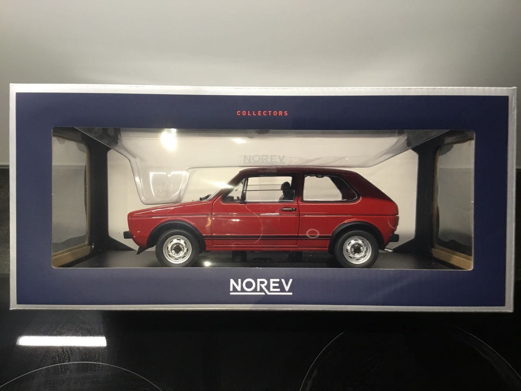 Volkswagen Modellautos: VW GOLF GTI 1 im Massstab 1:18 – Neu und originalverpackt aus Erlenbach im Simmental von Model_box 6