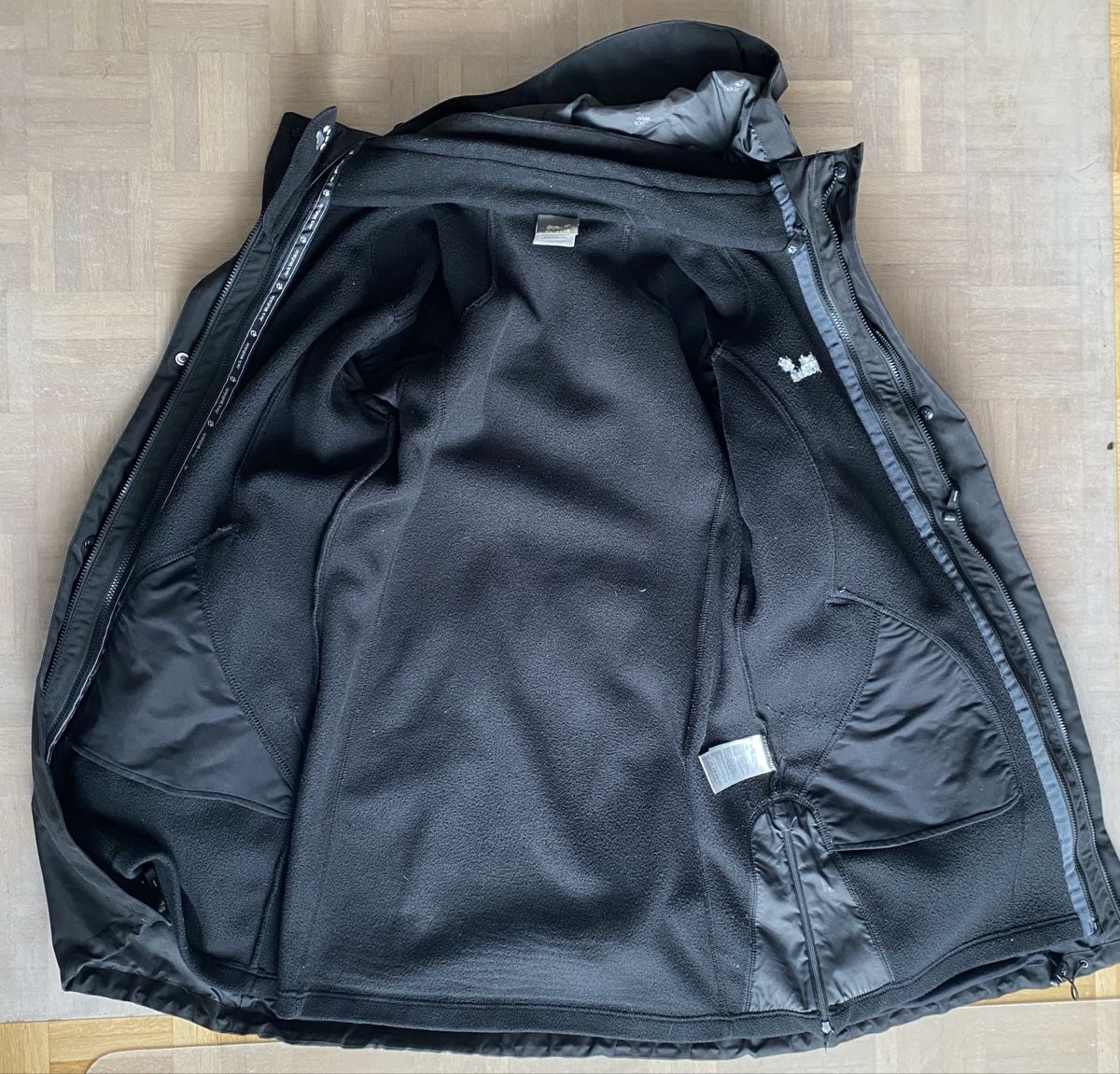 Jack Wolfskin Cappotti: Jack Wolfskin Wintermantel – Usato da Uster venduto da Schappi75 2